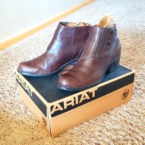 Ariat Woman's Spat II, size 7 1/2 (Euro 38 1/2), BROWN